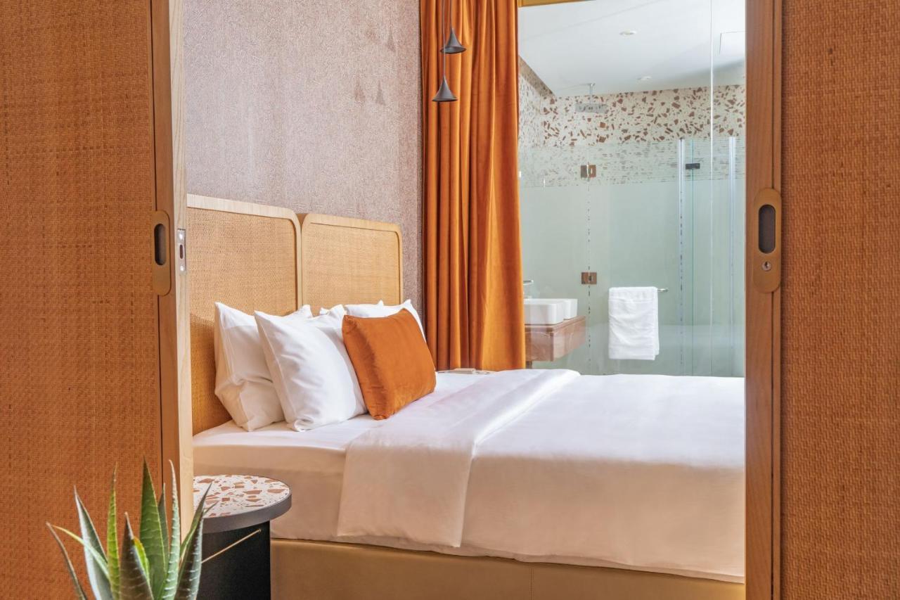 The House Hotel Al Khiran Esterno foto