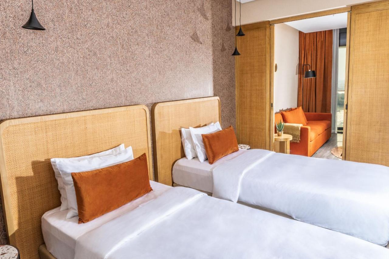 The House Hotel Al Khiran Esterno foto